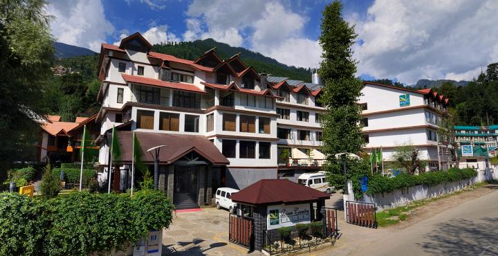 The Hotel Quality Inn & Suites River Country Resort Manali